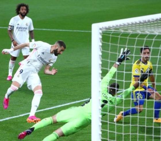 ريال مدريد ينتصر على "قاديش" ويقلص الفارق مع برشلونة مؤقتاً
