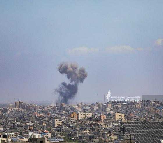 جيش العدو يواصل الغارات الجوية من الطيران الحربى على  قطاع غزة في خامس أيّام العدوان (3).JPG