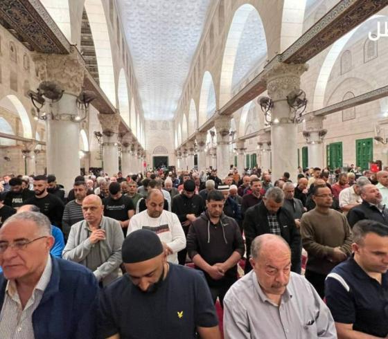 صلاة الفجر في الاقصى