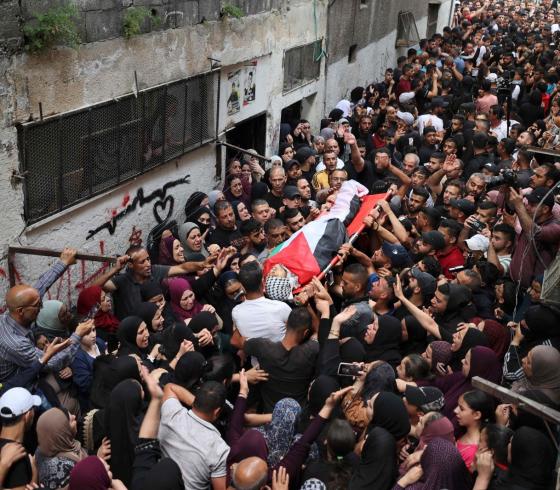 جماهير نابلس تشيع جثمان الشهيد محمد ندى