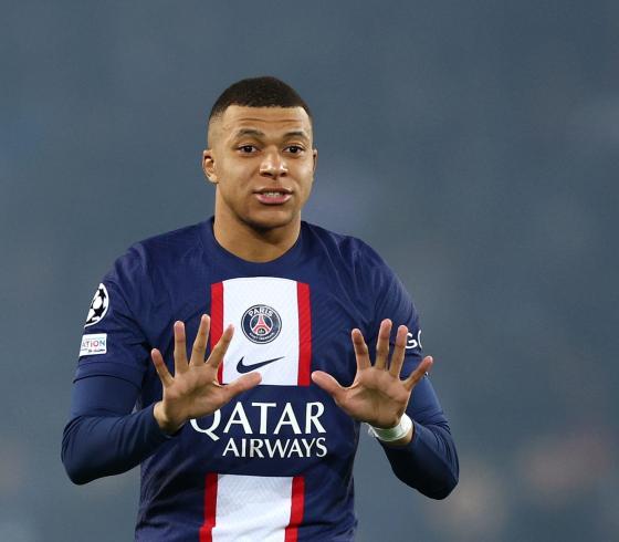 كيف ردت إدارة باريس على عرض الهلال المغريّ لشراء "مبابي"؟