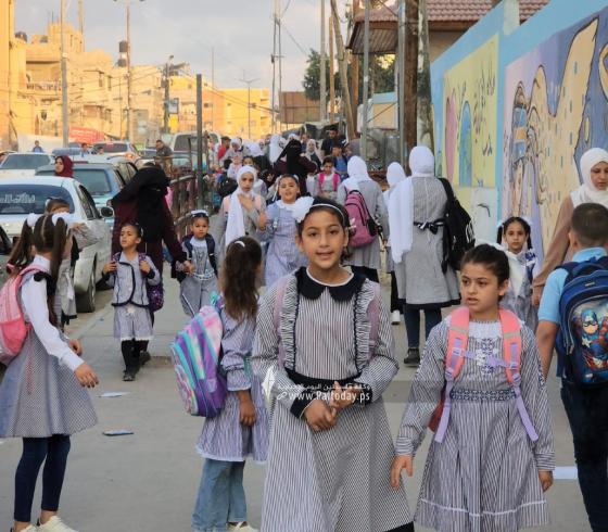 ٦٢٥ ألف طالب وطالبة بقطاع غزة يتوجهون لمقاعدهم الدراسية إيذاناً ببدء العام الدراسي الجديد