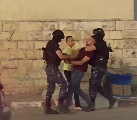 أجهزة السلطة تقمع مسيرة في جنين خرجت ابتهاجاً بعملية "تل أبيب"