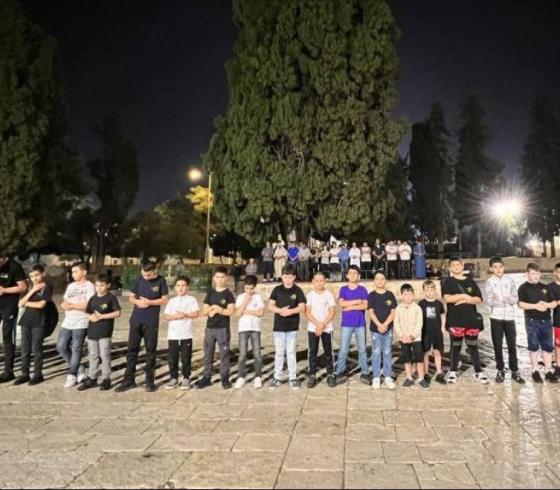 صلاة الفجر في المسجد الأقصى