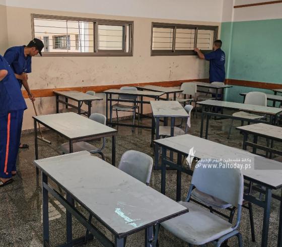 وزارة التعليم بغزة تشرع بحملة مكثفة لتطهير وتنظيف لاستقبال العام الدراسي الجديد (11)