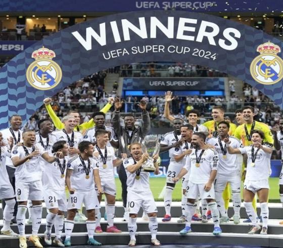 ريال مدريد يحمل كأس السوبر الأوروبي