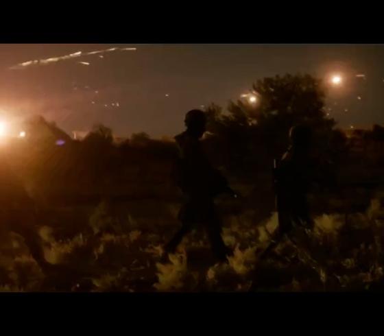صورة لمقاتلي حزب الله أثناء إطلاق رشقات صاروخية مكثفة على الكيان