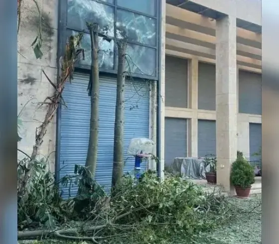 صورة للمسيرة التي أصابت نافذة منزل نتنياهو مطلع الأسبوع