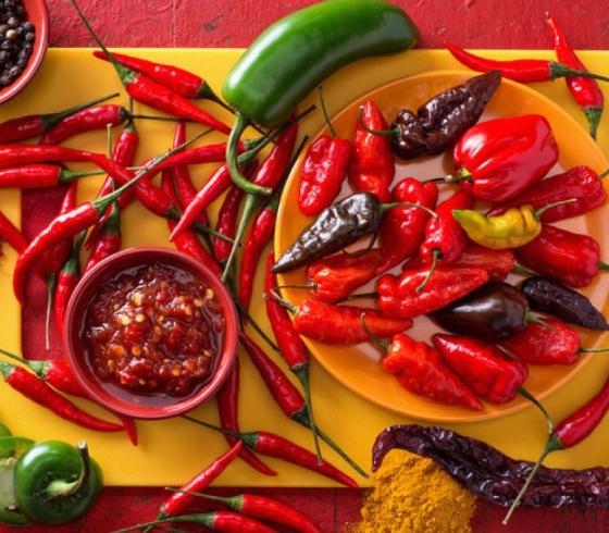 ما العلاقة بين الأطعمة الحارة وسرعة الإدراك؟
