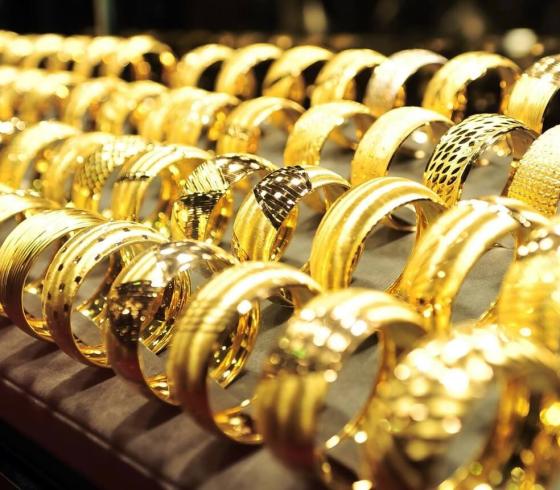 ارتفاع أسعار الذهب وتراجع النفط عالمياً