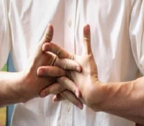 طقطقة مفاصل