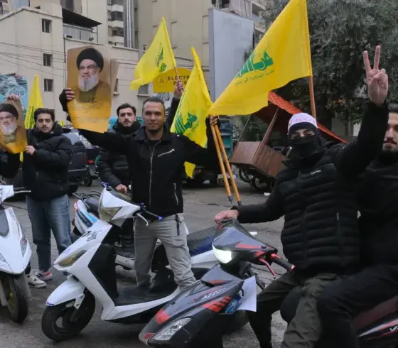 عودة النازحين إلى جنوب لبنان واحتفالات بالطرقات بالنصر