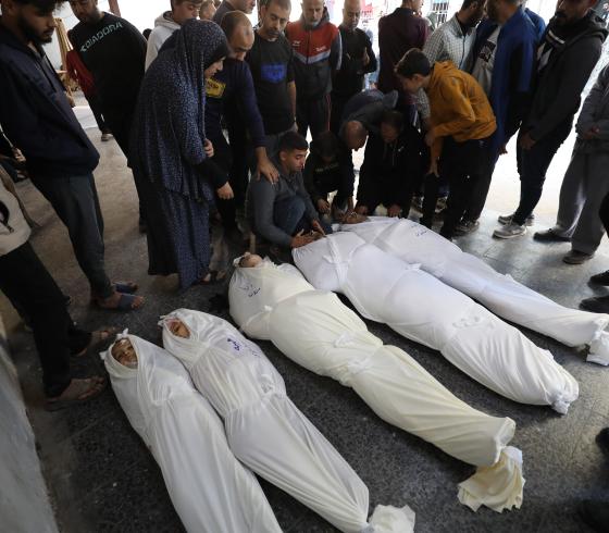شهداء بمجرزة إٍسرائيلية على غزة