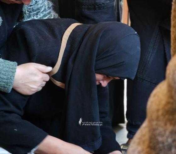 صورة لأحد أمهات شهداء عدوان الاحتلال على غزة