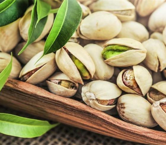 فوائد الفستق للعين والمخ