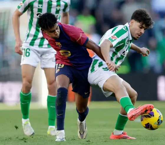 من هو معلق مباراة برشلونة وليجانيس اليوم في الدوري الاسباني