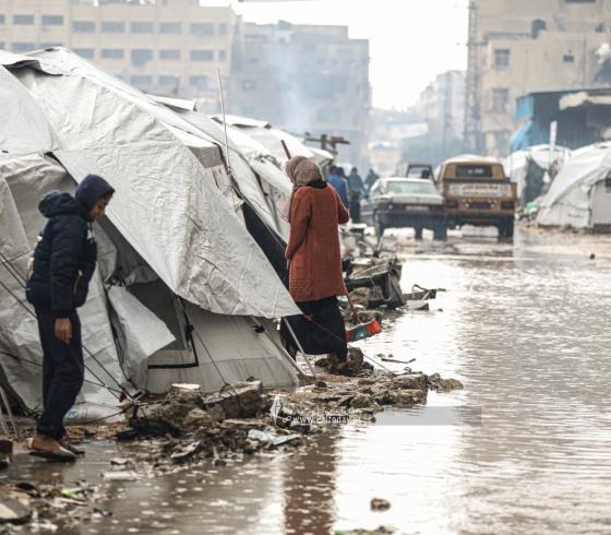 غرق خيام النازحين جراء شدة الأمطار في غزة (9).jpeg