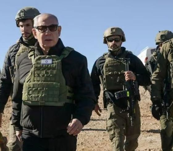 نتنياهو خلال زيارته جبل الشيخ في الجولان السوري أمس