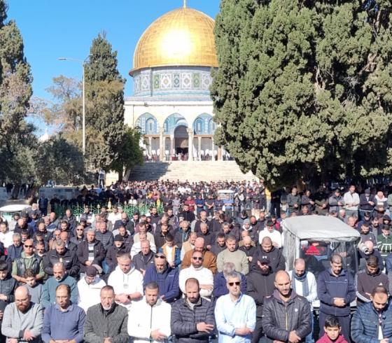 صلاة الجمعة في المسجد الأقصى