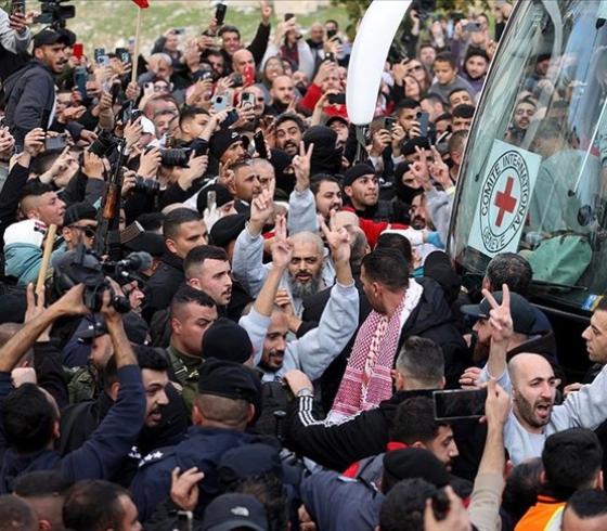 جانب من تحرير الأسرى الفلسطينيين