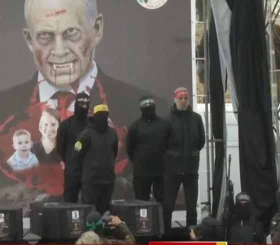 مشاهد من تسليم جثث "الإسرائيليين"