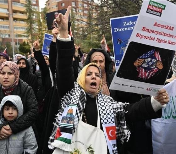 مظاهرة في تركيا تضامنا مع أهالي غزة