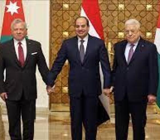 قمة ثلاثية.jpeg