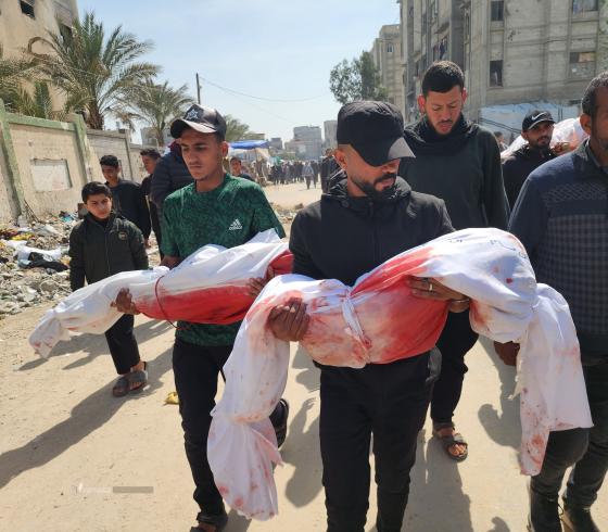 تشييع ووداع شهداء القصف الإسرائيلي المتواصل على خانيونس (1).jpeg