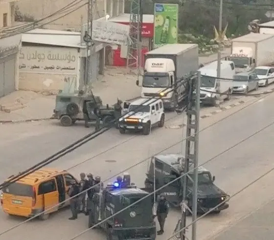 الاحتلال يعيق حركة المواطنين في الضفة