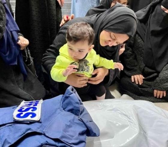 عائلة الصحفي أحمد منصور