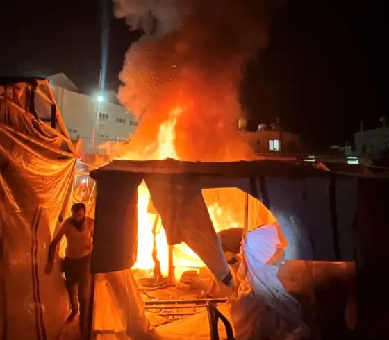 قصف خيمة