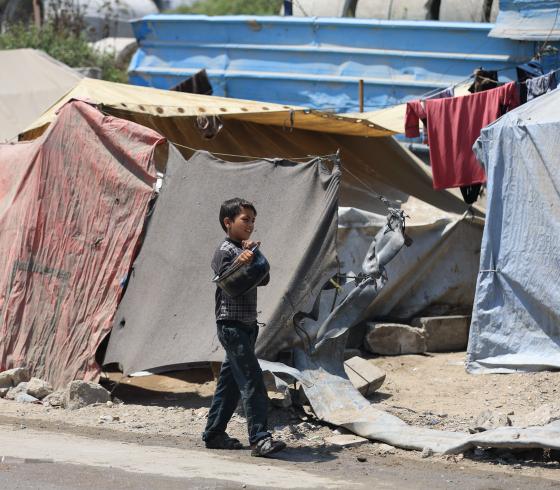 صور من الحياة اليومية فى مدينة غزة فى ظل استمرار الحرب على القطاع (11).JPG