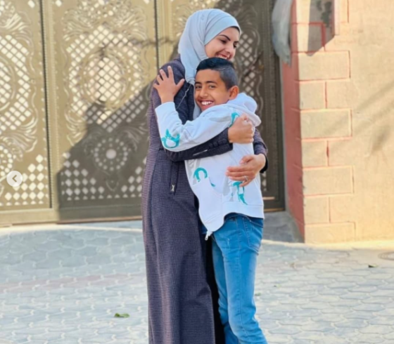 الصحافية الشهيدة مريم أبو دقة ونجلها غيث
