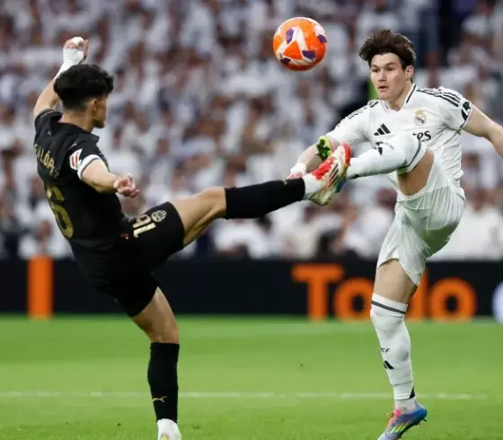لاعبا ريال مدريد وفالنسيا