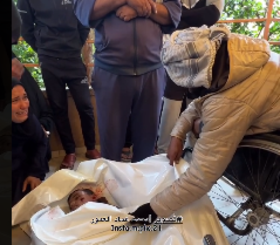 اب يودع ابناؤه.PNG