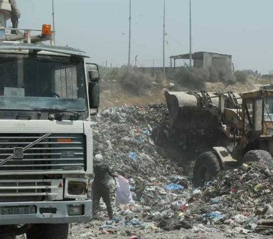 بدء ترحيل النفايات من سوق فراس