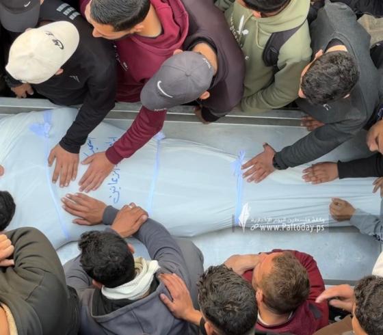 تشييع شهداء قصف الشقة السكنية بمدينة غزة (5).jpeg