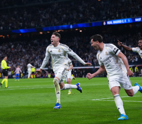 لاعبو ريال مدريد يحتفلون بتخطي أتلتيكو مدريد