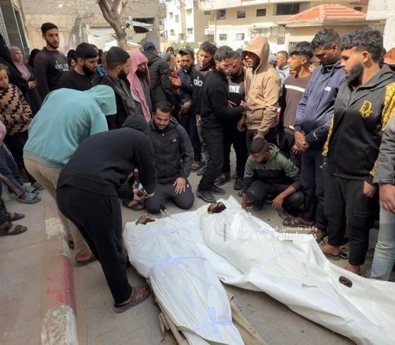 وداع 4 شهداء بمجمع الشفاء بعد غارات إسرائيلية شرق مدينة غزة (3).jpeg