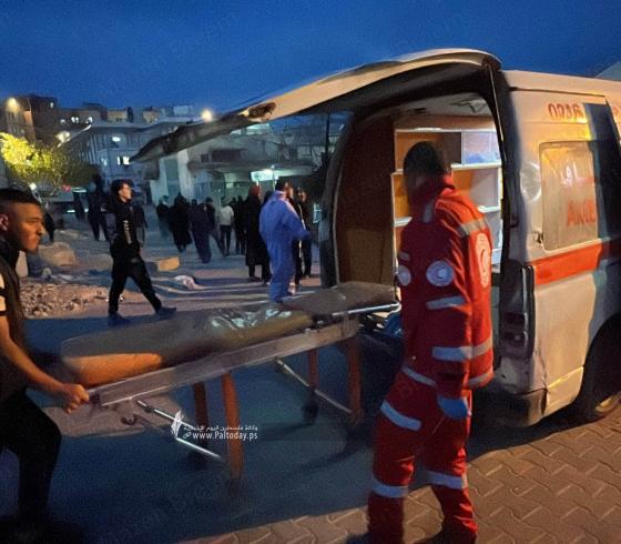 وصول خمس شهداء وعدد من الجرحى جراء قصف إسرائيلي استهدف سيارة شرطة بمواصي خان يونس جنوبي قطاع غزة (9).jpeg