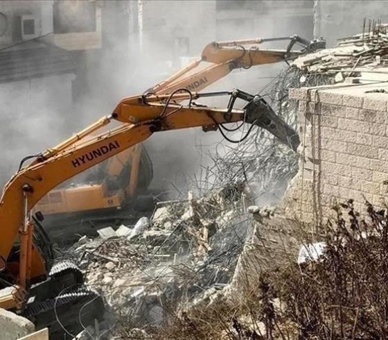 الاحتلال يهدم منشآت سكنية في الضفة والقدس