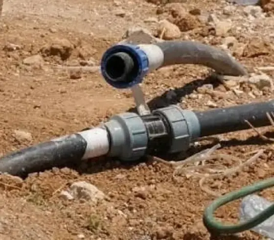 مستعمرون يدمرون شبكة مياه الشرب