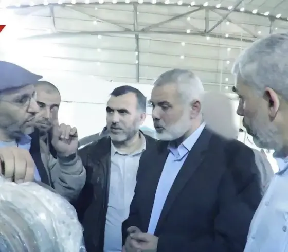 الشهيد محمد الضيف رفقة قادة من حماس