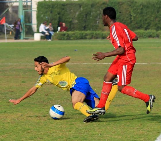 أحد مباريات دوري غزة الممتاز سابقا ..