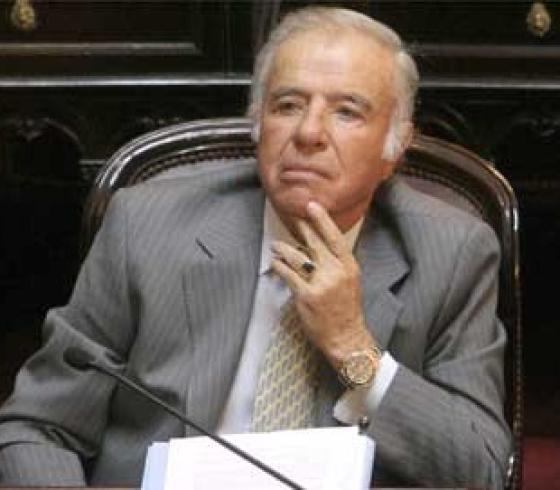 الرئيس الارجنتيني السابق كارلوس منعم