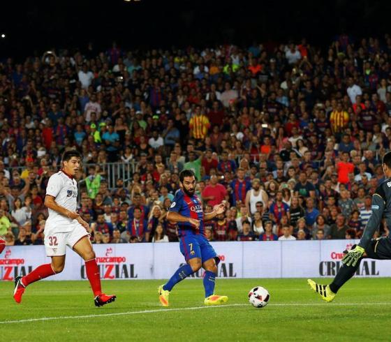 برشلونة