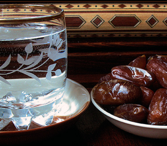 تمر وماء