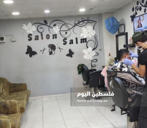 صورة من أحد صالونات الحلاقة في خان يونس