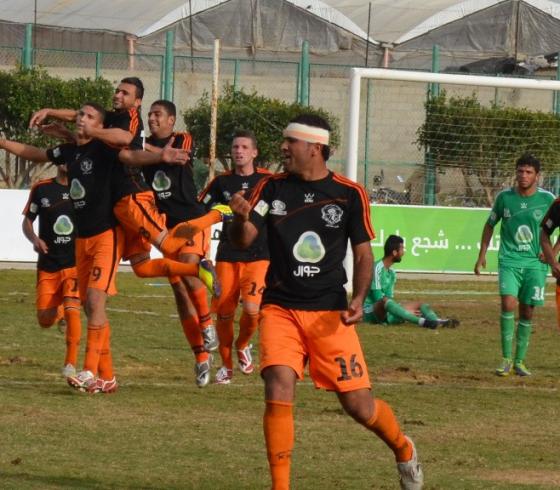 فرحة لاعبي إتحاد خانيونس بالفوز على الشجاعية