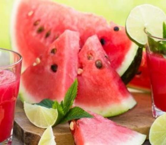 فوائد البطيخ للرجيم ولمرضى السكر وللنساء والكلى واضراره